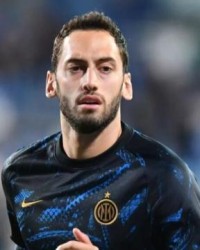 开云体育-恰尔汗奥卢：国米比米兰强多了 伊布总想成为焦点