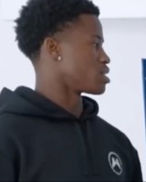 埃奇库姆：以前喜欢詹韦 现在最喜欢华子&amp;我们都攻守兼备有爆发力