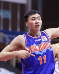 🏀媒体人：新疆全运成年组目前仅八人备战，吴冠希等球员因伤无法出战小组赛