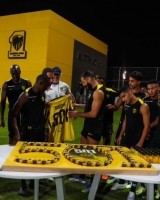 开云体育网站-传奇！本泽马职业生涯进球突破500粒，吉达联合全队为他庆祝