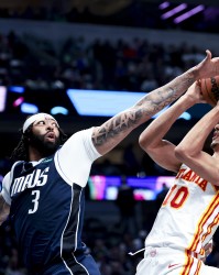 开云体育网站-手握鹈鹕无保护首轮签何必急于求成？老鹰不该为浓眉放弃潜在基石