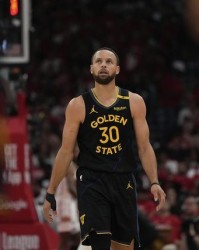 库里退役后不排除当教练 以后得叫他库指导了吗？